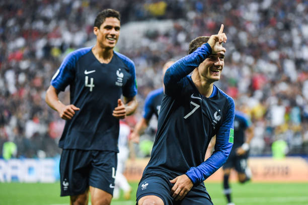 面臨的至少 面臨的至少